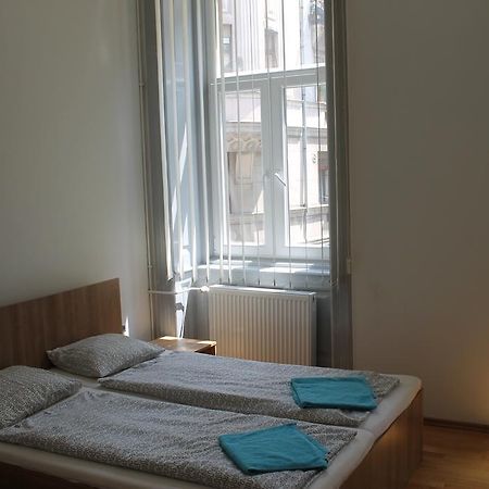 Capital Guesthouse Budapest Exterior photo