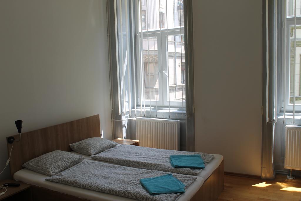 Capital Guesthouse Budapest Exterior photo